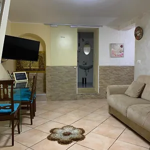 Da Walter,holiday In The Centre Casa vacanze Aeroporto di Catania Fontana Rossa