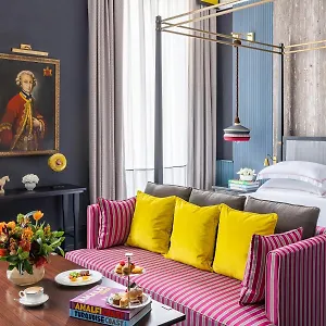 Palazzo - The Leading Of The World Италия